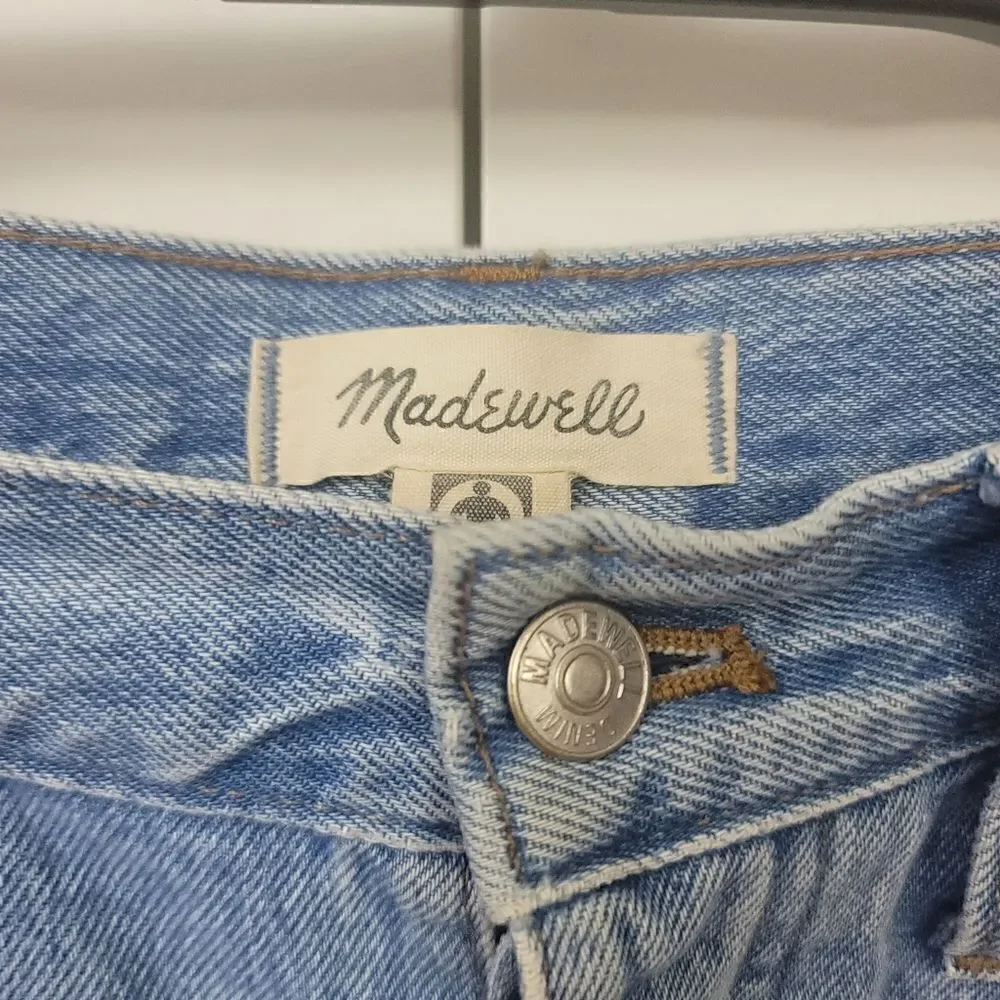 Madewell relaxed denim shorts , size 28